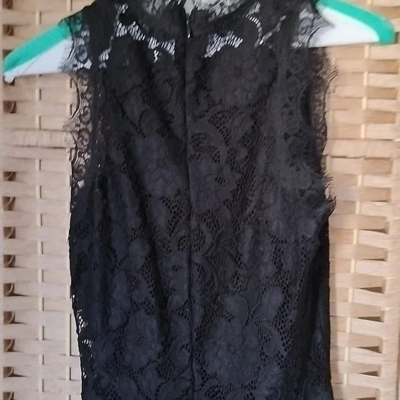 Like New Divided dress - Picture 4 of 10